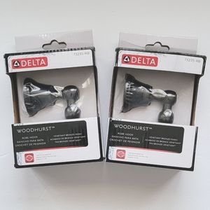 New. Delta Woodhurst Robe Hook. Venetian Bronze Finish.